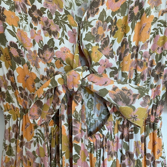 Barefoot blonde flower maxi dress - Picture 6 of 7